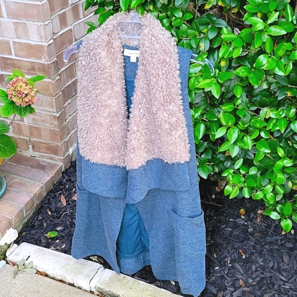 Faux sherpa fur vest - Picture 2 of 7